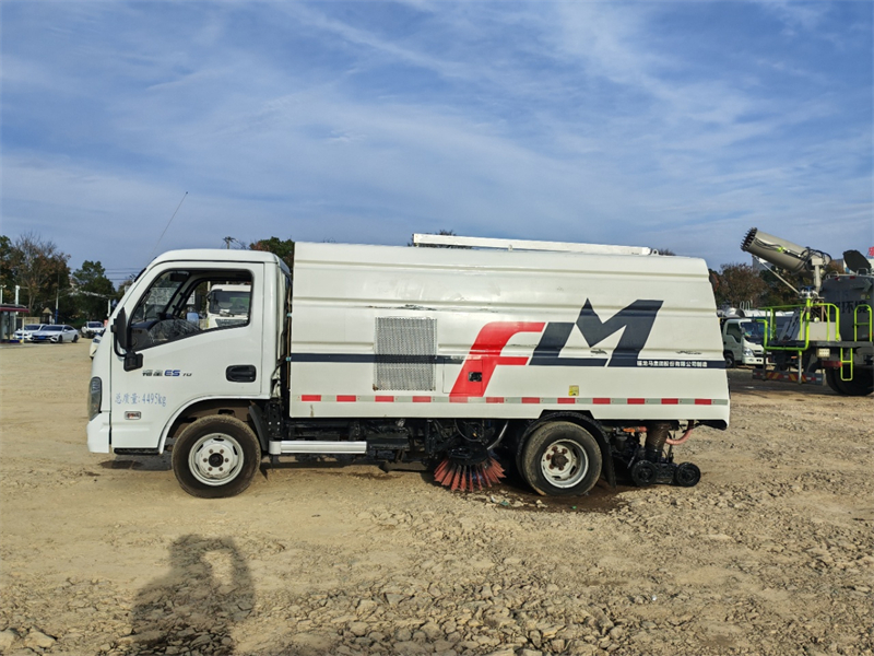 純電動福龍馬小型洗掃車短租？長租？購買？你說了算！