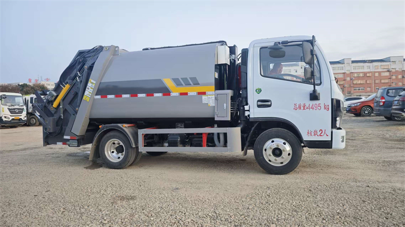 6.5方藍牌壓縮垃圾車租賃冠軍車型