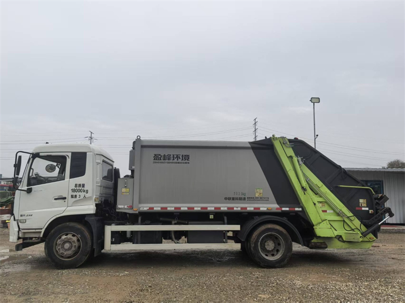 新到一臺東風天錦中聯15方壓縮垃圾車可租可售